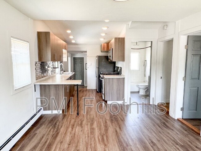 Photo - 825 E Dartmouth Ave