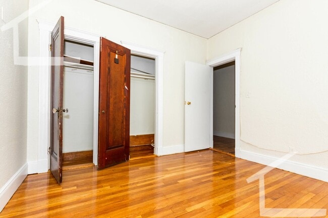 Building Photo - Bright 1-Bed in Prime Brighton Location | ... Rental