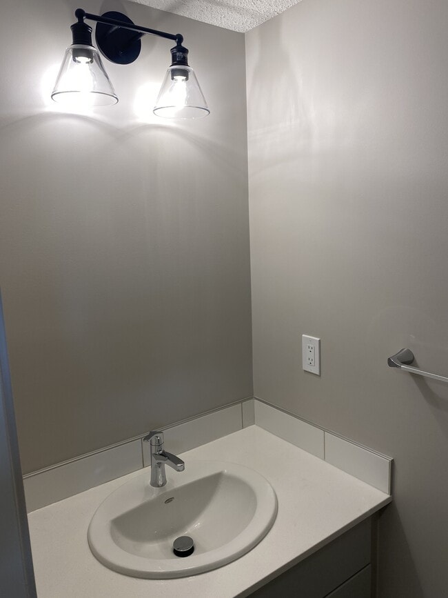 Photo - 17832-17878 78 St NW