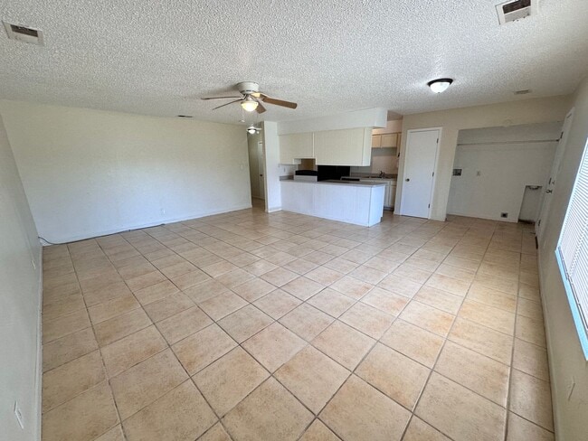 Building Photo - Move in Special Beautiful 3 Bedroom 2 Bathroom 2 Car Garage
