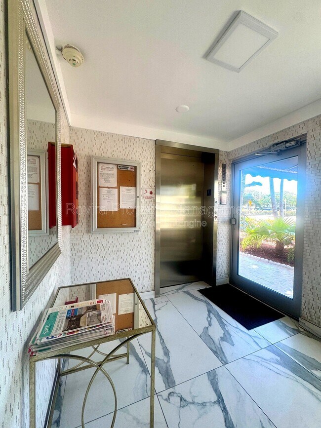 Photo - 6545 Indian Creek Dr Unit 403