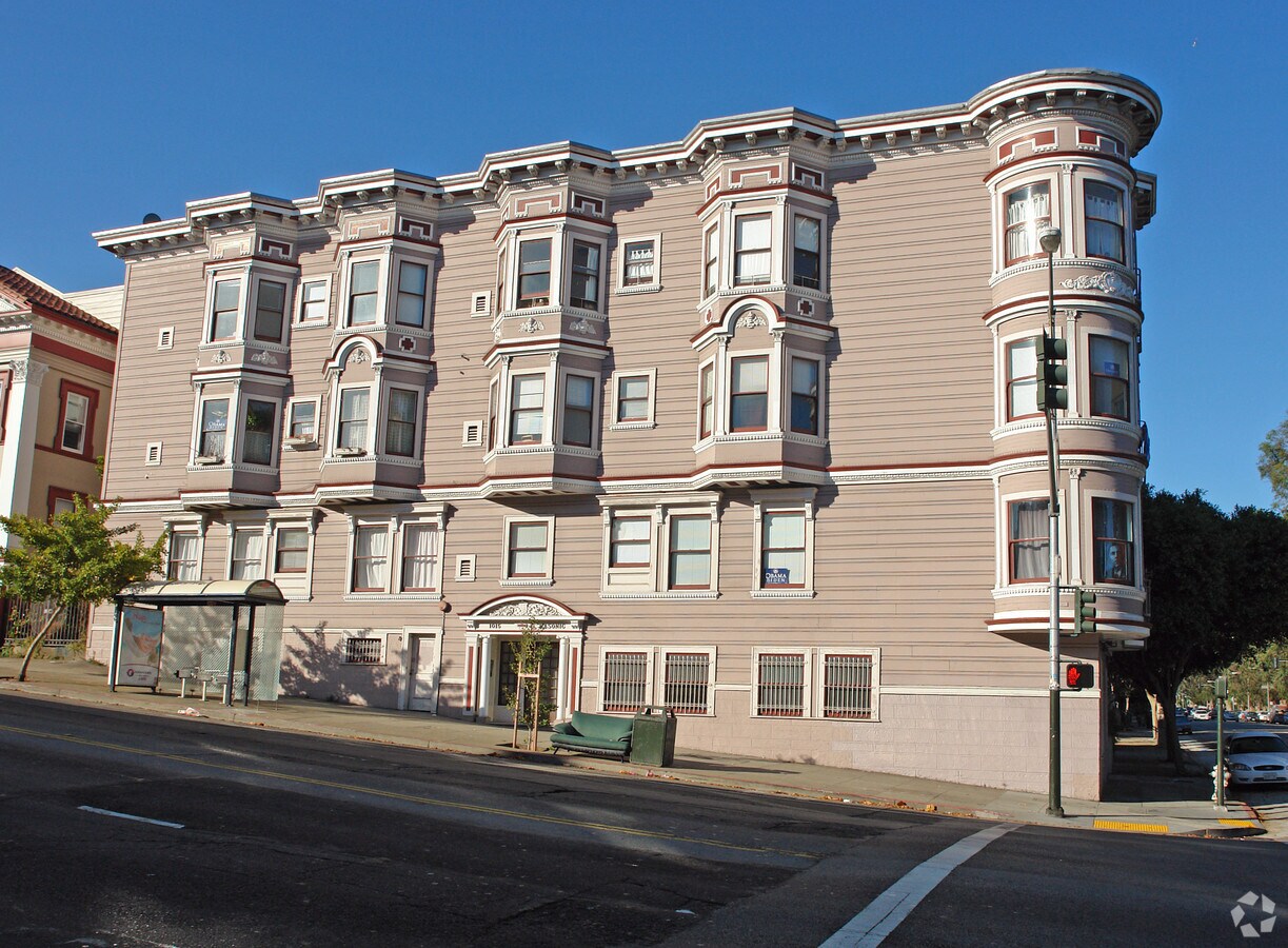 Photo - 1015 Masonic Ave