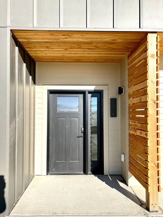 Photo - New, Pet Friendly, 2 bed 2 bath Townhouses!