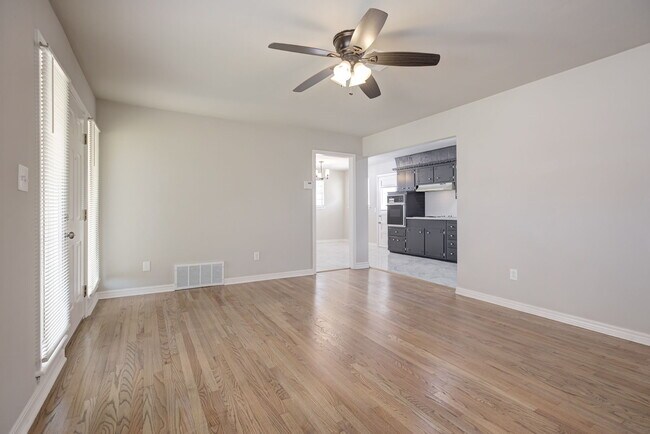 Photo - 1520 Brookdale Dr