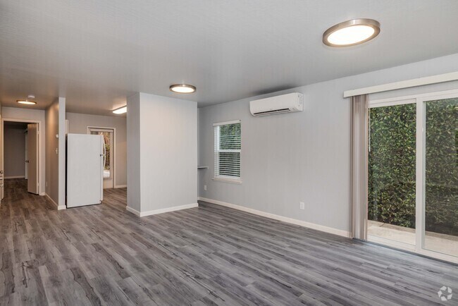 1BR, 1BA -1,200SF - Living Room