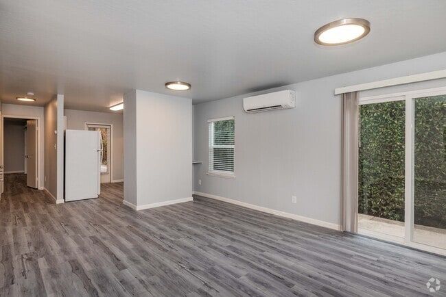 1 habitación, 1 baño - 111 m² - Sala de estar - 230 Queens Way - 55+ Community