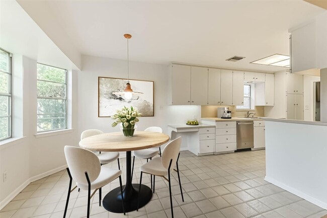 Photo - 8419 Stroud Dr