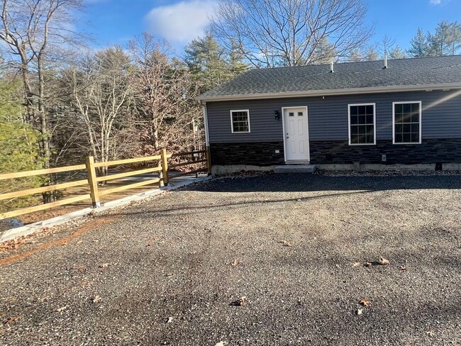 Building Photo - 652 Goodwins Mills Rd