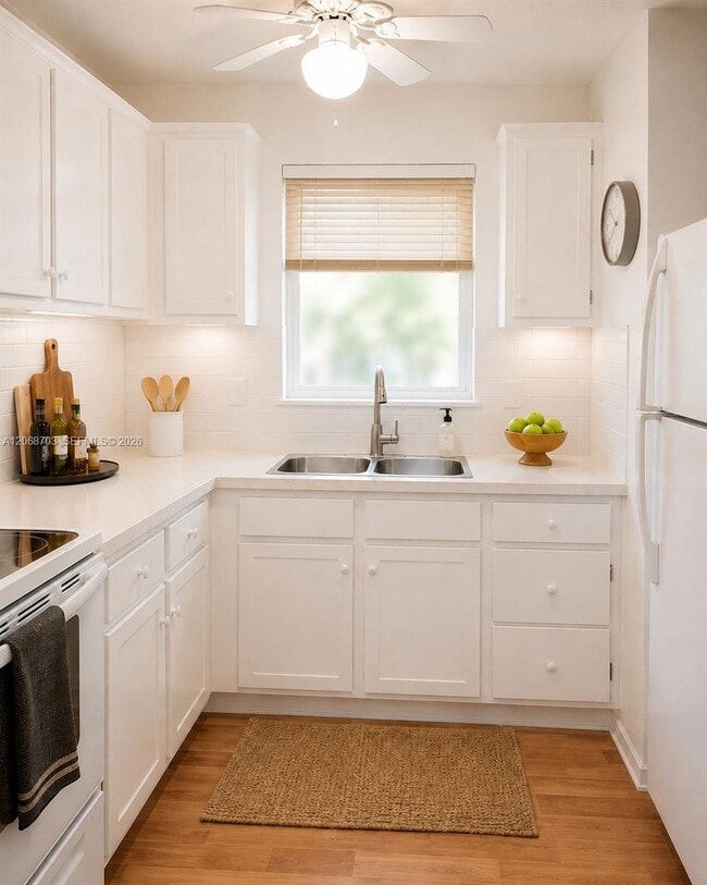 Photo - 7910 Taft St Unidad 208