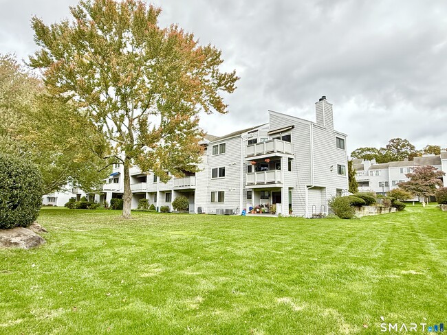 Photo - 129 Rowayton Woods Dr Unit 129