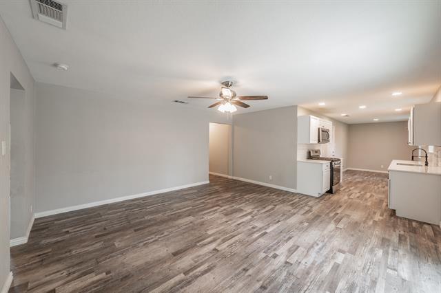 Photo - 5753 Saramac Dr House