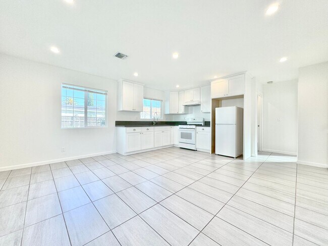 Photo - 7342-7344 Loma Verde Avenue Unit 7344