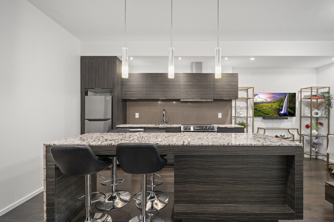 Photo - 8 Charlotte St