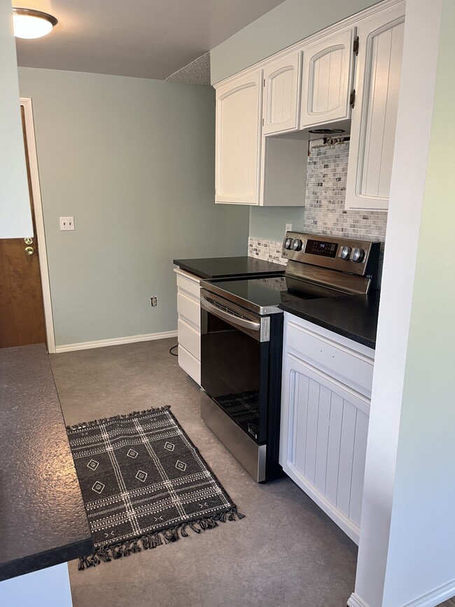 Photo - 343 NE 63rd Ave