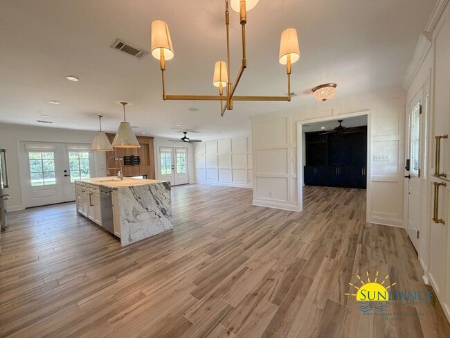Photo - Exquisite Designer Home in Central Fort Walton Beach