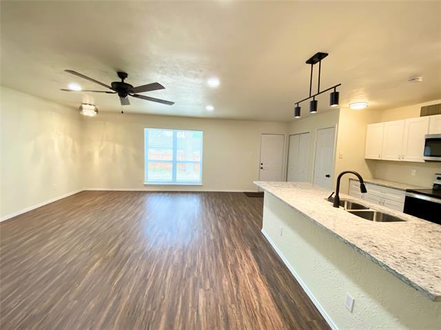 Photo - 1702 Pilot Way