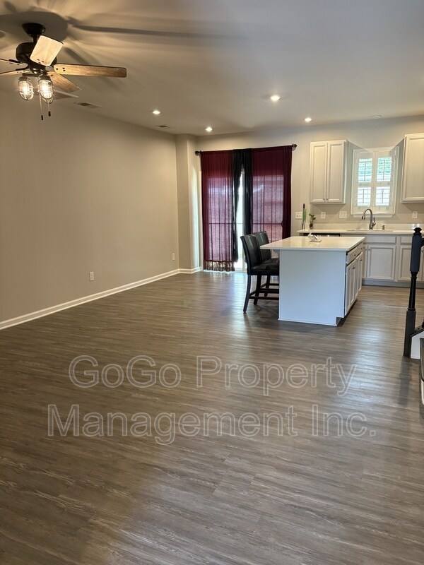Photo - 133 Marthawood Ln