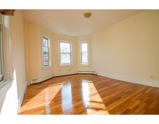 Photo - 74 Aldie St Unit 2