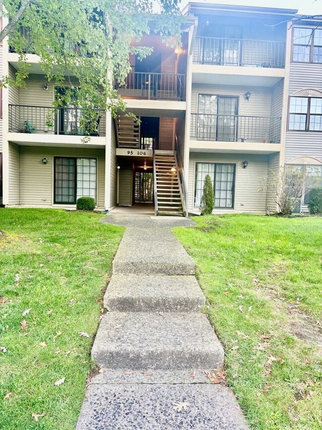 Photo - 2 Bedroom, 1 Bathroom Newly Renovated Cond...