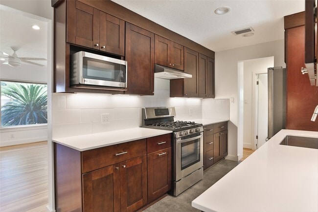 Photo - 4613 Libbey Dr