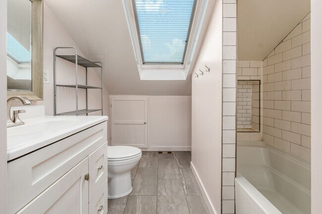 Photo - 2815 Sherwood Rd Unit RR