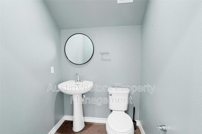 Photo - 15801 Crissom Ln