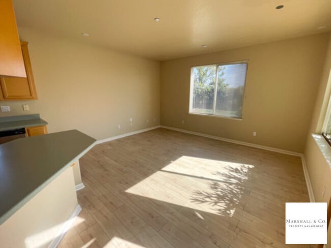 Photo - WOW! HAMILTON!!! 4BR/2.5BA, NEXT TO OPEN SPACE, QUIET NEIGHBORHOOD, BEAUTIFUL VIEWS, A/C, SPACIOUS