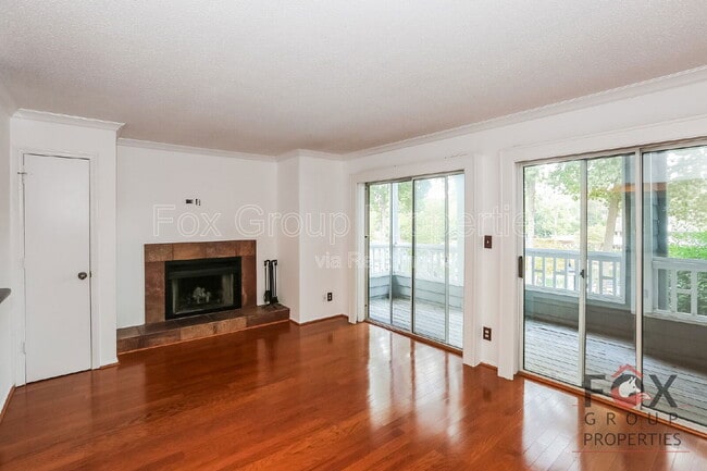 Photo - 220 Northwest Dr
