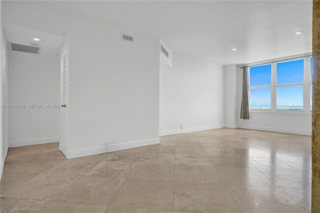 Photo - 4747 Collins Ave Unit 1403