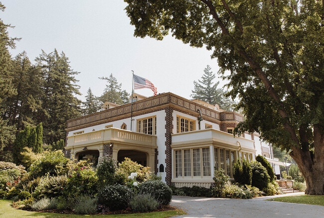 Photo - 405 Fieldston Rd