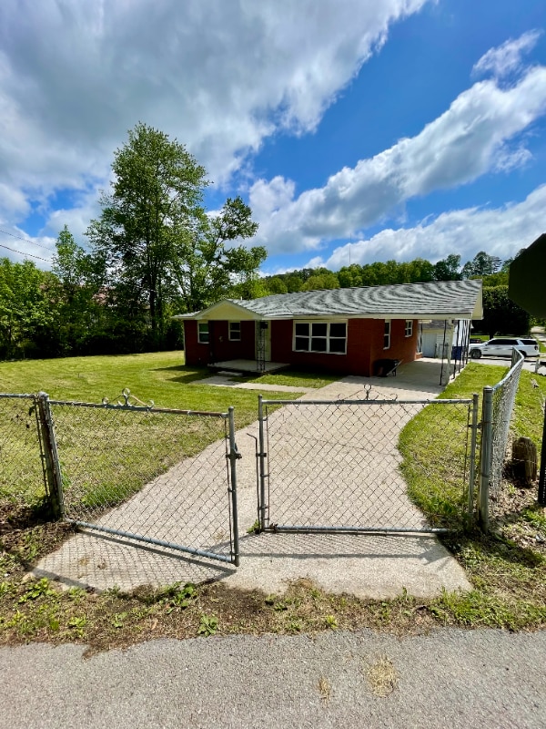 Photo - 402 Sam Parker Rd