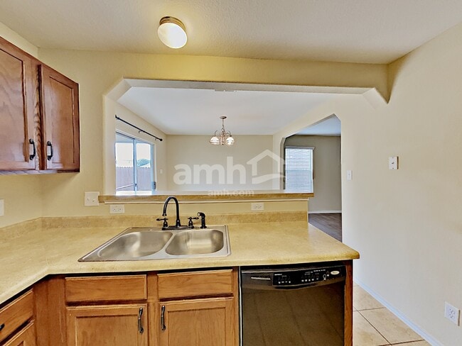 Photo - 9210 Pacific Maple