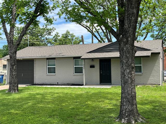 Photo - 936 Pindar Ave