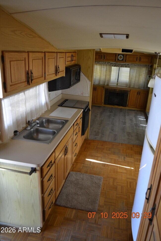 Photo - 677 S Warner Dr