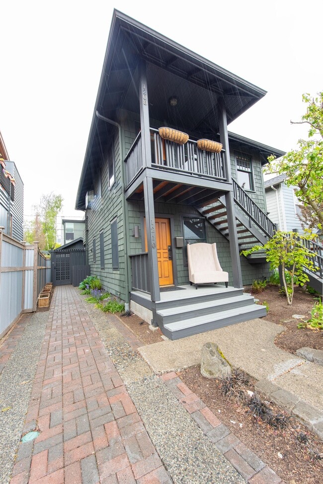 Photo - 1208 E Barclay Ct