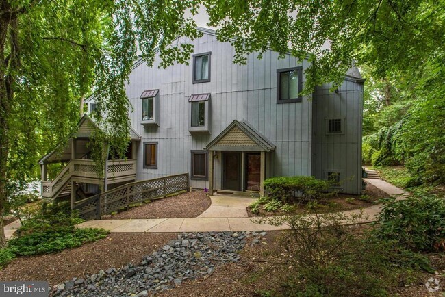 Building Photo - 958 Windbrooke Dr Unit 958 Rental