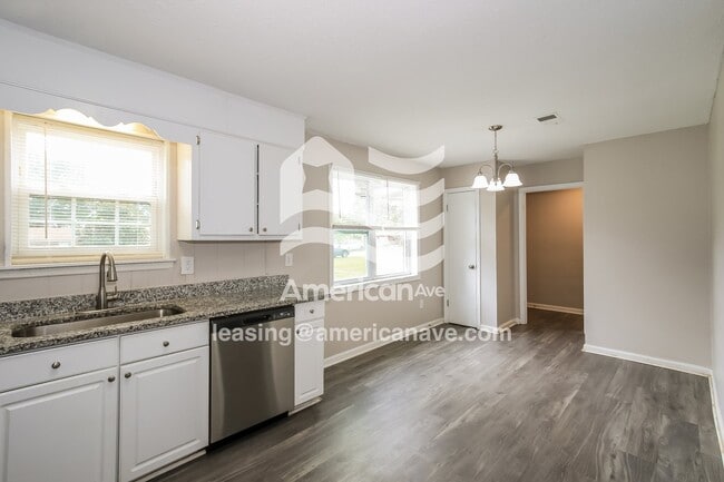 Photo - 2227 Cassell St