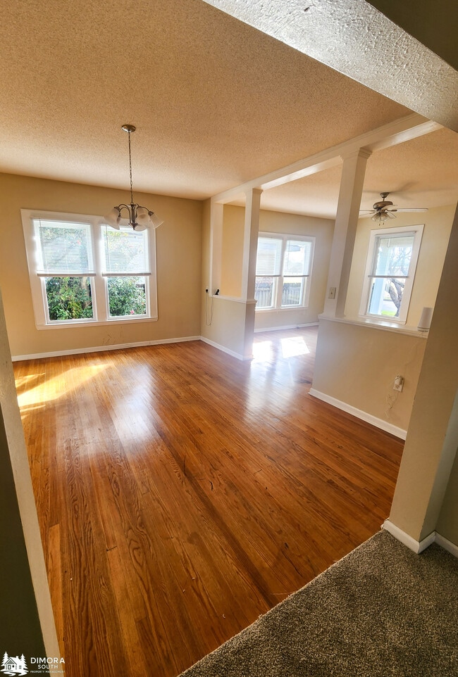 Photo - 501 S Presley St