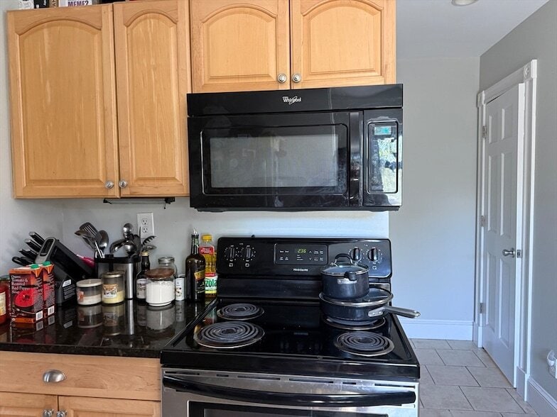 Photo - 80 E Division St