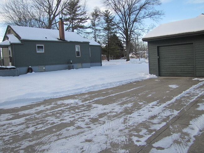 Photo - 9982 Zig Zag Rd