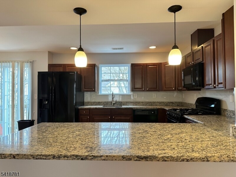 Photo - 33 Ronald Dr