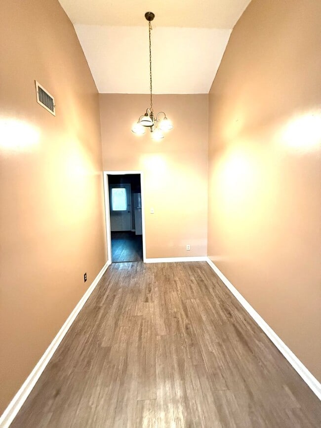 Photo - ** 2 bed 2 bath located off Vaughn road ** Call 334-366-9198 to schedule a self showing