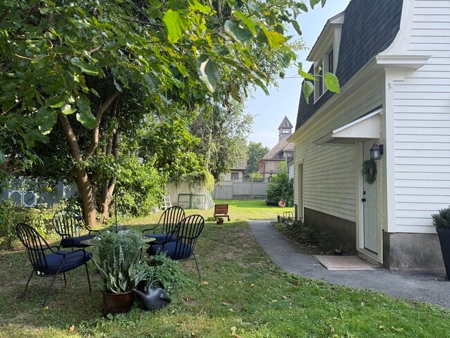 Photo - 208 Lake Ave