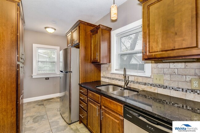 Photo - 401 N Oliver St