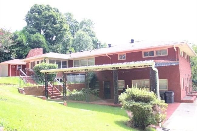 Photo - 3872 Orchard Rd SE