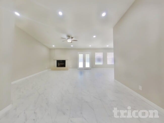 Photo - 4947 E Greenway Cir