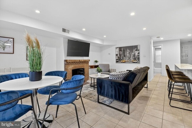 Photo - 1339 Corcoran St NW