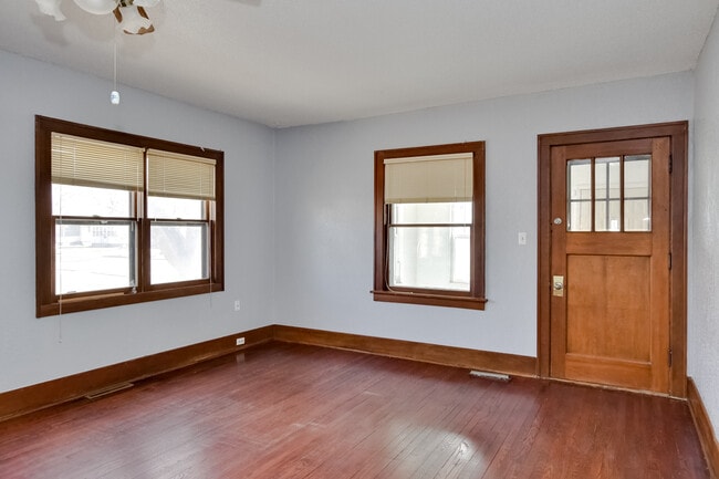 Photo - 2300 Avenue F