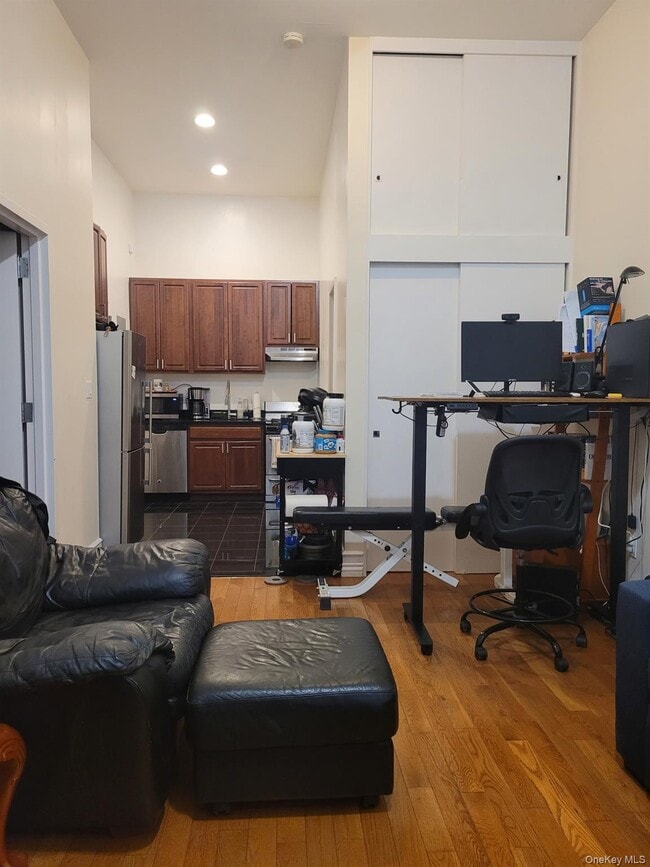 Building Photo - 139 W 80th St Unit 1A