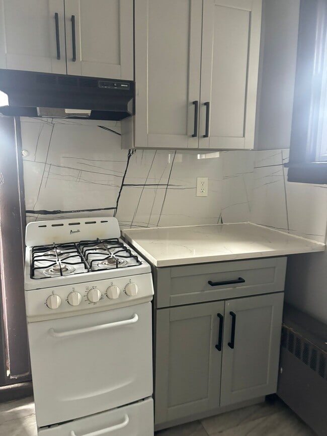 Building Photo - 153 Garside St Unit 3 Rental